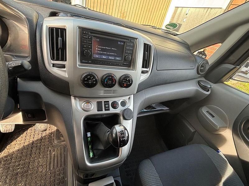 Gebraucht Nissan Evalia 110 PS (80 kW) 2017 Braun Van / Kleinbus