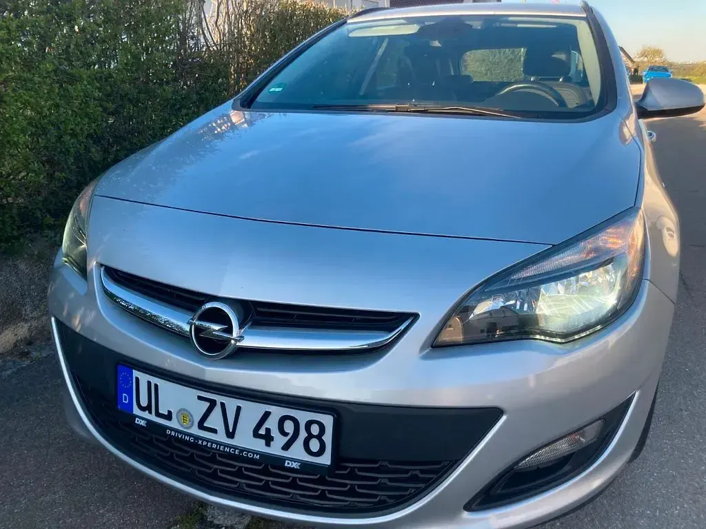 Second-hand Opel Astra Style 140 CP (102 kW) 2017 Argintiu Break