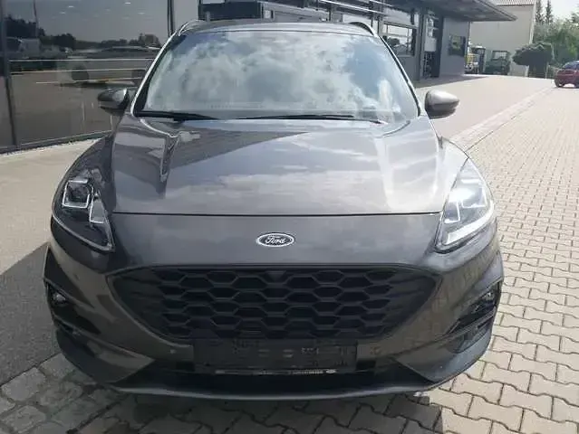 Gebraucht Ford Kuga ST-Line 120 PS (88 kW) 2023 Magneticgrau (metallic) SUV