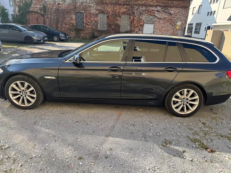 Gebraucht BMW 520 184 PS (135 kW) 2012 Grau Kombi