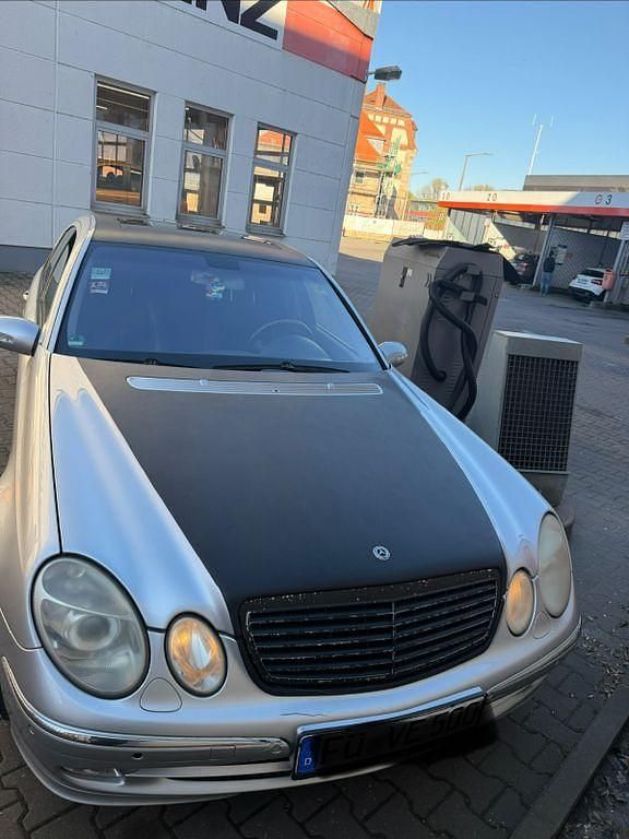 Gebraucht Mercedes E500 306 PS (225 kW) 2002 Silber Limousine
