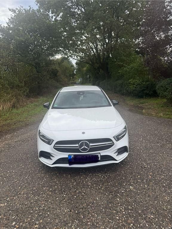 Weiß Gebraucht 2019 Mercedes A35 AMG AMG Limousine | 27.000 € (Guter Preis) - Bild 1/4