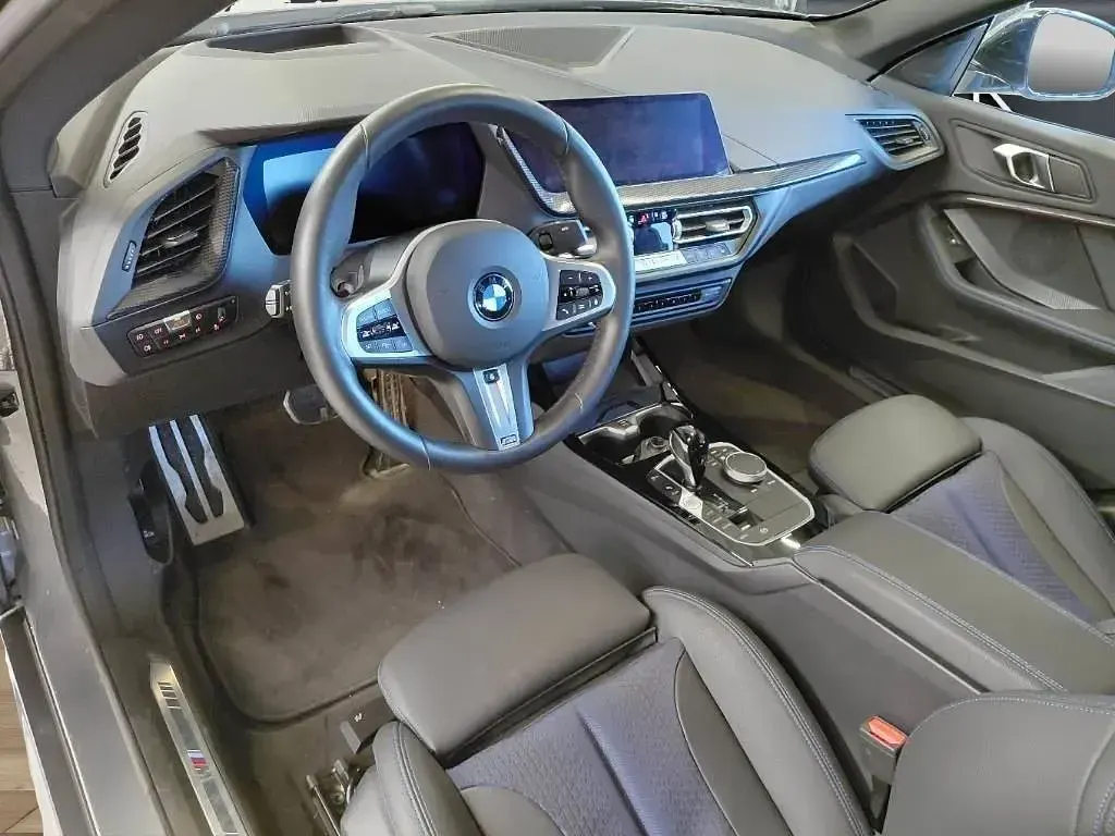 Gebraucht BMW 218 Gran Coupé M Sport 136 PS (100 kW) 2024 Skyscraper grau Coupé
