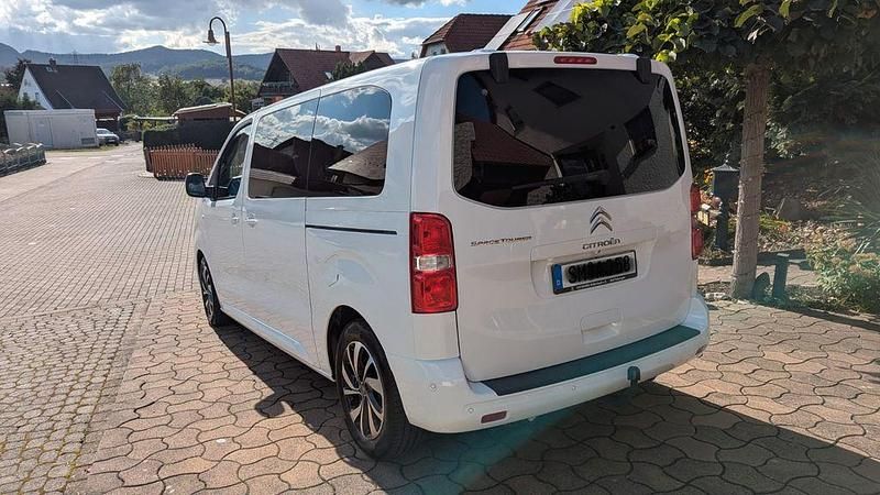 Weiß Gebraucht 2021 Citroën Spacetourer Shine Van | 29.999 € (Fairer Preis) - Bild 1/4