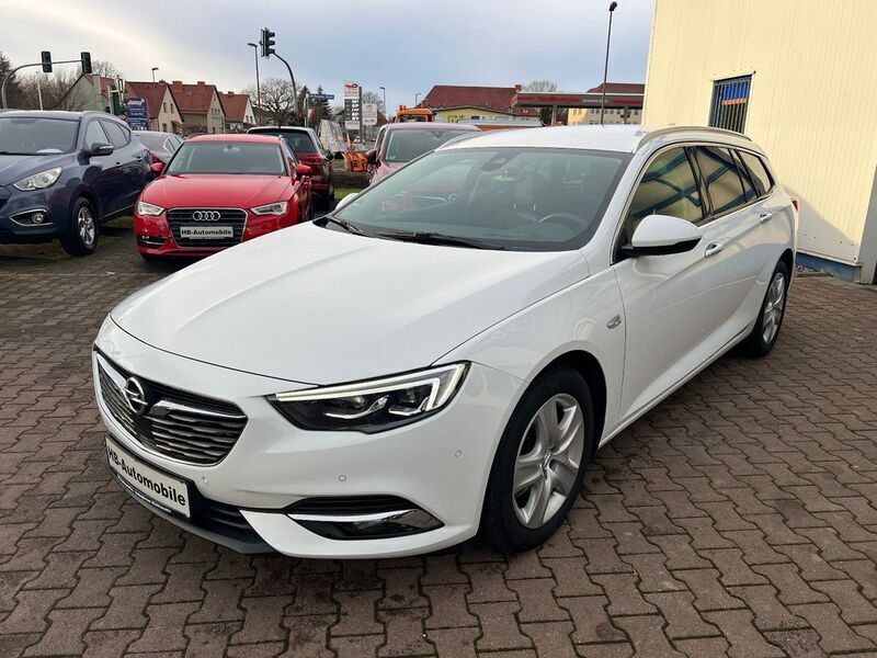 Weiß Gebraucht 2018 Opel Insignia Business Innovation Kombi | 16.900 € (Guter Preis) - Bild 1/4