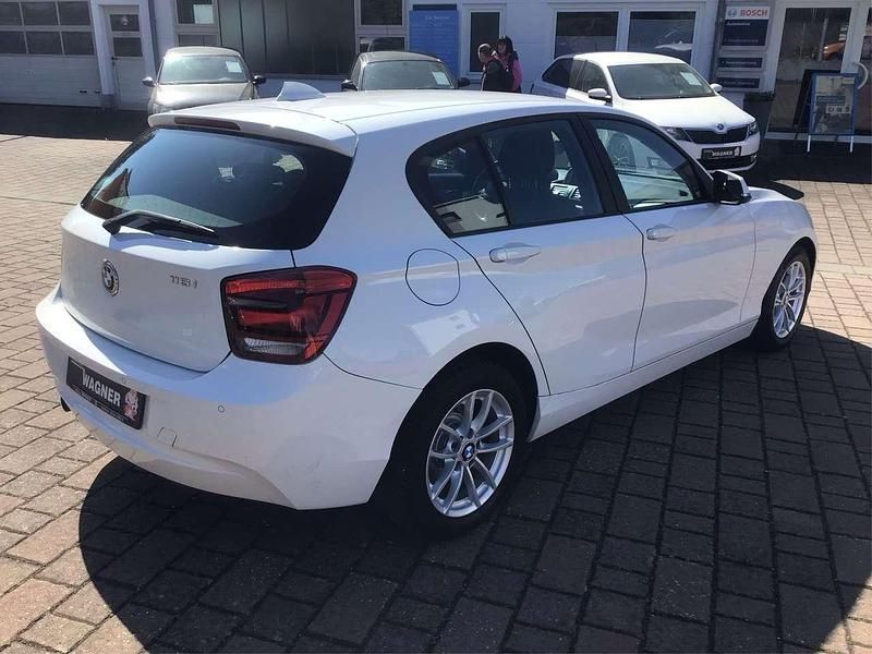 Gebraucht BMW 116 Advantage 136 PS (100 kW) 2013 Alpinweiß Kleinwagen