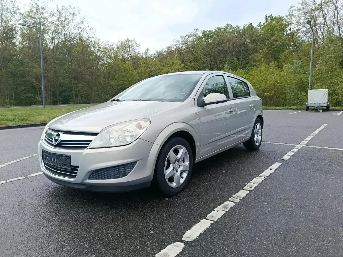 Brugt Opel Astra 105 HK (77 kW) 2007 Beige Sedan
