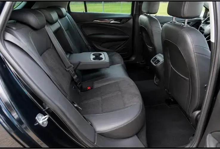 Gebraucht Opel Insignia 170 PS (125 kW) 2018 Schwarz Kombi