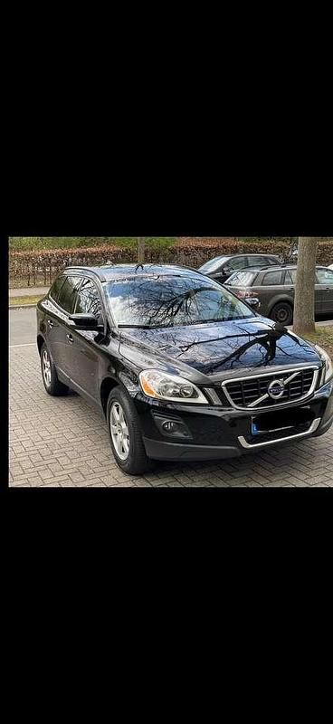 Gebraucht Volvo XC60 Kinetic 175 PS (128 kW) 2010 Schwarz SUV