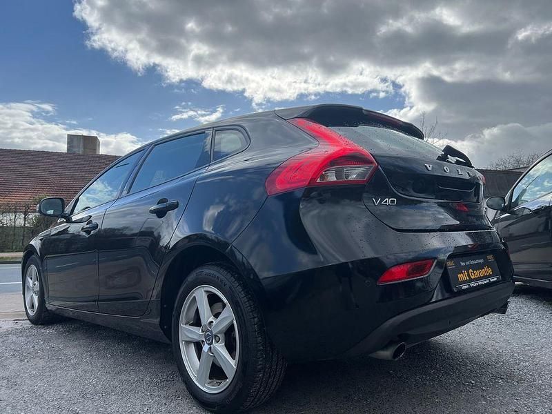 Gebraucht Volvo V40 You! 120 PS (88 kW) 2014 Schwarz Limousine