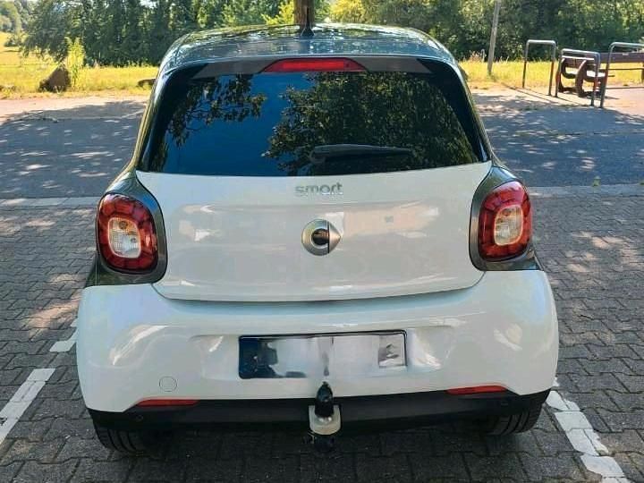 Gebraucht Smart ForFour 71 PS (52 kW) 2019 Weiß Kleinwagen