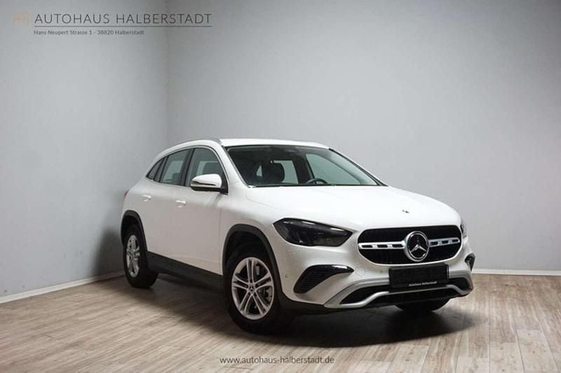 Weiß Gebraucht 2025 Mercedes GLA220 SUV | 37.290 € (Superpreis) - Bild 1/3