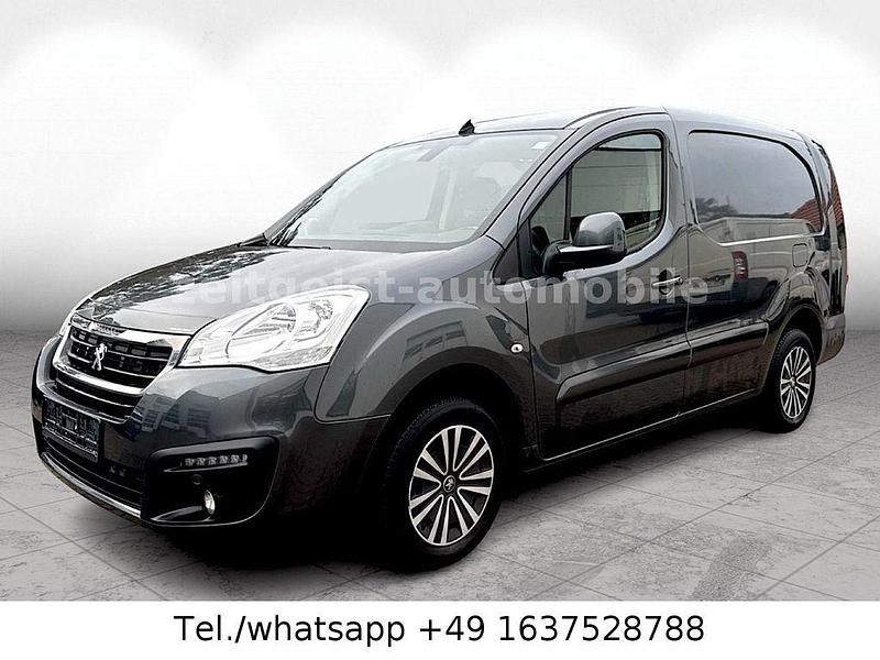Grau Gebraucht 2017 Peugeot Partner Van / Kleinbus | 8.985 € (Guter Preis) - Bild 1/4
