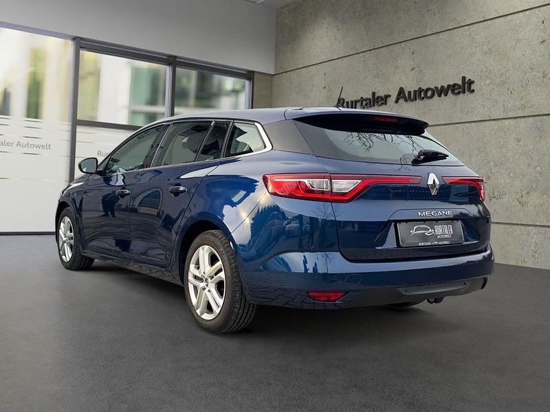 Gebraucht Renault Mégane GrandTour Play 132 PS (97 kW) 2018 Blau Kombi