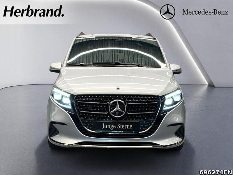 Gebraucht Mercedes V300 237 PS (174 kW) 2025 Silber Van / Kleinbus