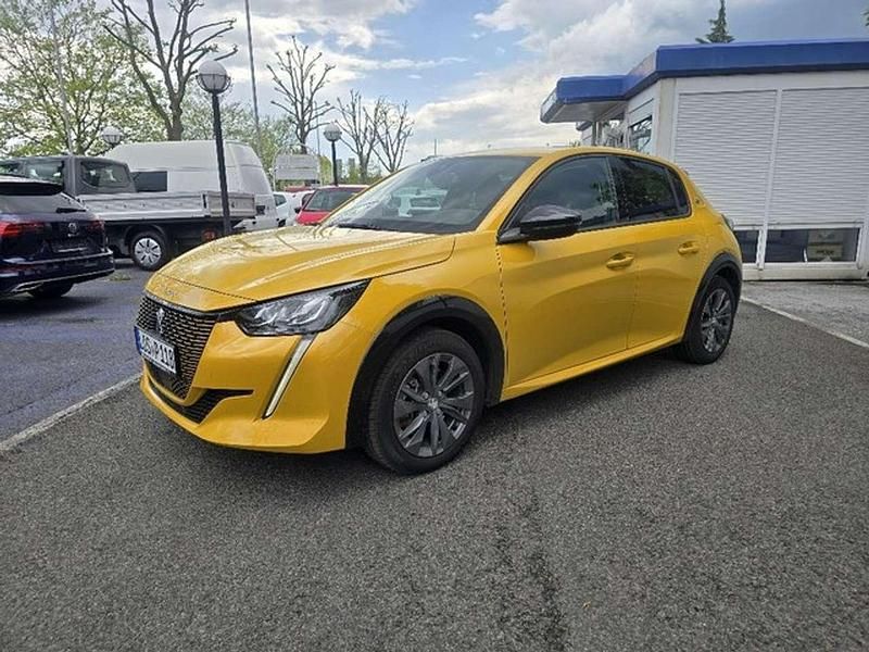 Gelb faro Gebraucht 2022 Peugeot e-208 Allure Kleinwagen | 19.949 € (Etwas zu teuer) - Bild 1/4