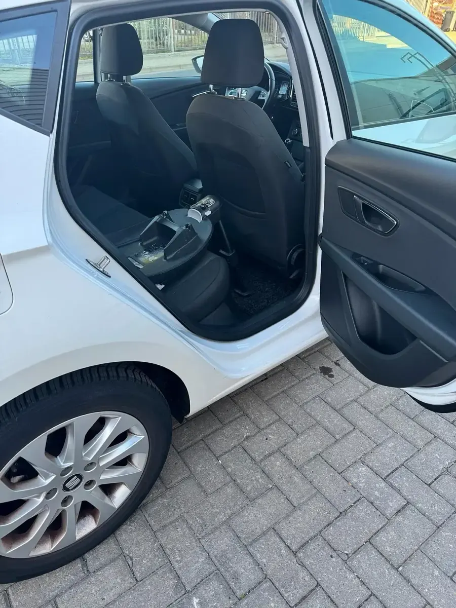 Usado Seat Leon 105 HP (77 kW) 2014 Branco Citadino