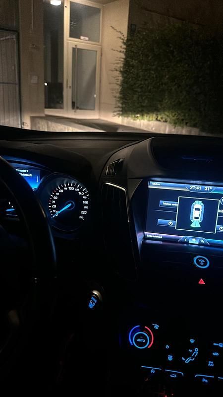 Weiß Gebraucht 2016 Ford C-MAX Van / Kleinbus | 4.600 € (Superpreis) - Bild 1/4
