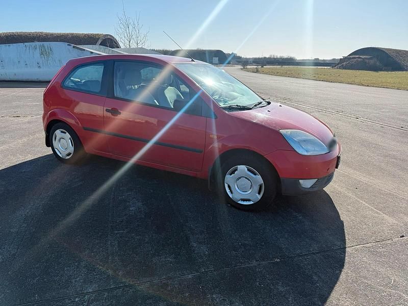 Gebraucht Ford Fiesta 60 PS (44 kW) 2003 Rot Kleinwagen