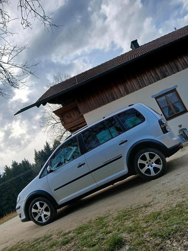 Gebraucht VW Touran Cross 170 PS (125 kW) 2007 Silber Van / Kleinbus