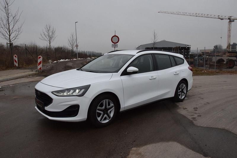 Gebraucht Ford Focus Cool & Connect 120 PS (88 kW) 2022 Weiß Kombi