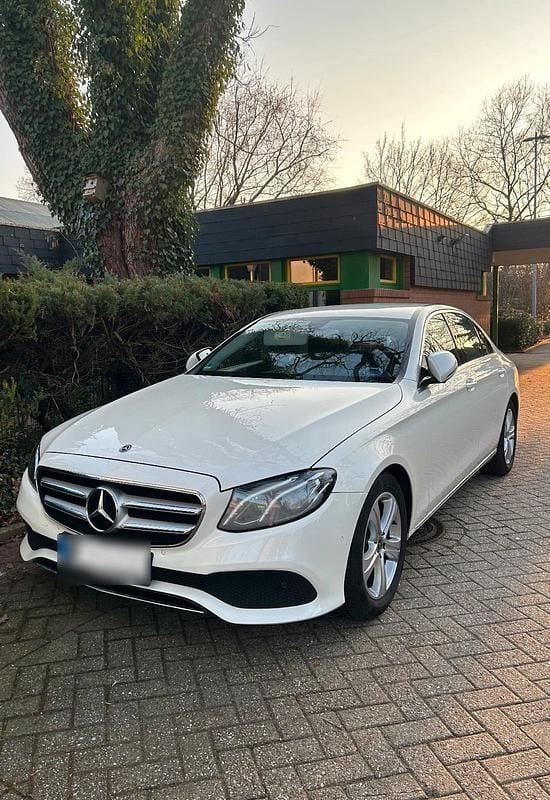 Gebraucht Mercedes E200 184 PS (135 kW) 2018 Weiß Limousine
