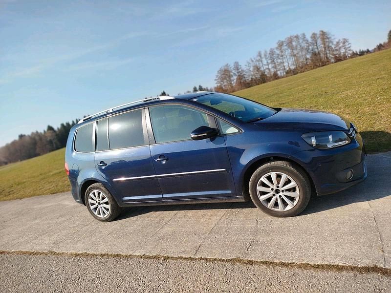 Gebraucht VW Touran 140 PS (102 kW) 2012 Blau Van / Kleinbus