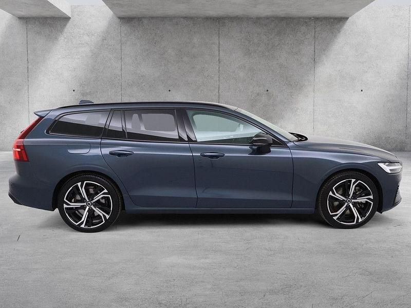 Gebraucht Volvo V60 Plus 398 PS (292 kW) 2025 Blau Kombi