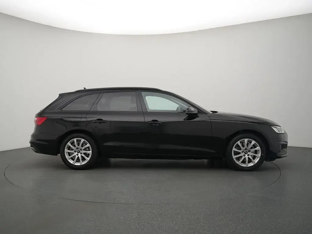 Gebraucht Audi A4 150 PS (110 kW) 2023 Brillantschwarz Kombi