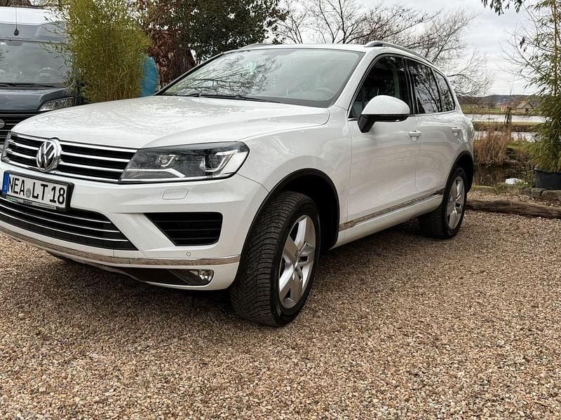 Gebraucht VW Touareg 204 PS (150 kW) 2015 Weiß SUV