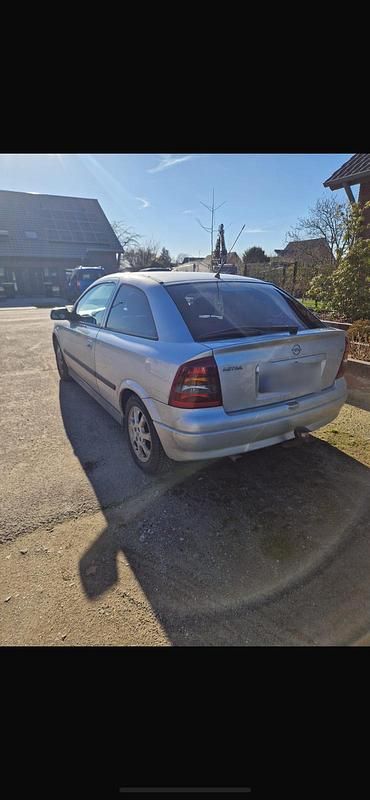 Gebraucht Opel Astra 105 PS (77 kW) 2005 Kleinwagen