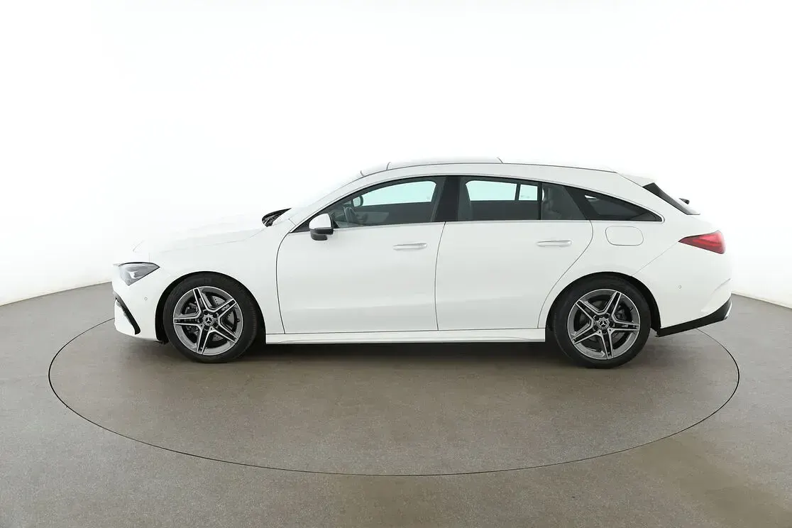 Gebraucht Mercedes CLA220 AMG line 190 PS (139 kW) 2024 Weiß Coupé
