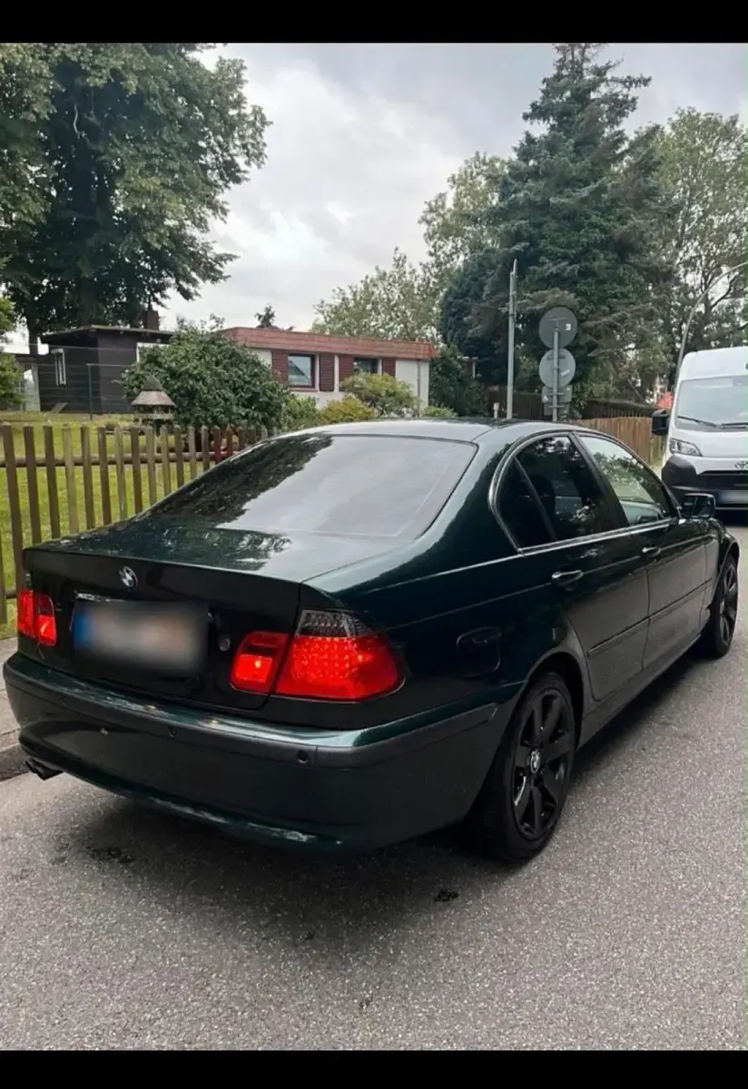 Gebraucht BMW 320 170 PS (125 kW) 2011 Grün Limousine