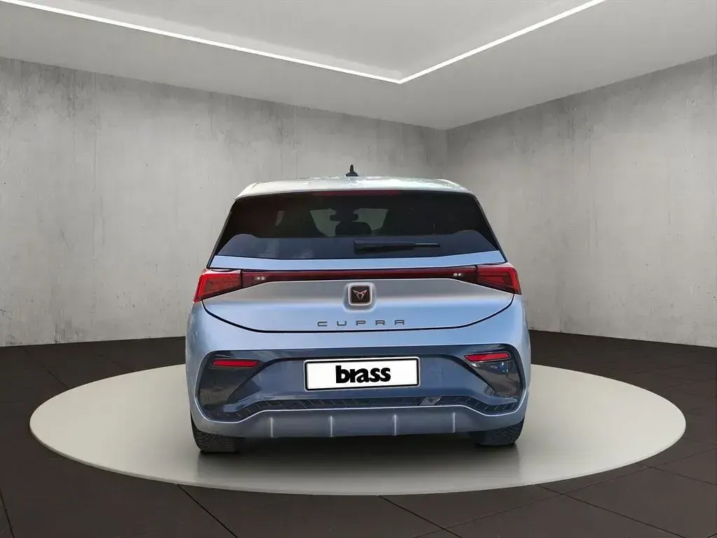 Gebraucht Cupra Born 169 kW (231 PS) 2025 Geysirsilber Kleinwagen