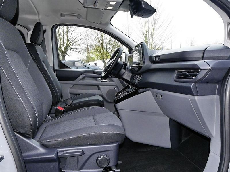 Neu Ford Tourneo Titanium 170 PS (125 kW) 2026 Grau Van / Kleinbus