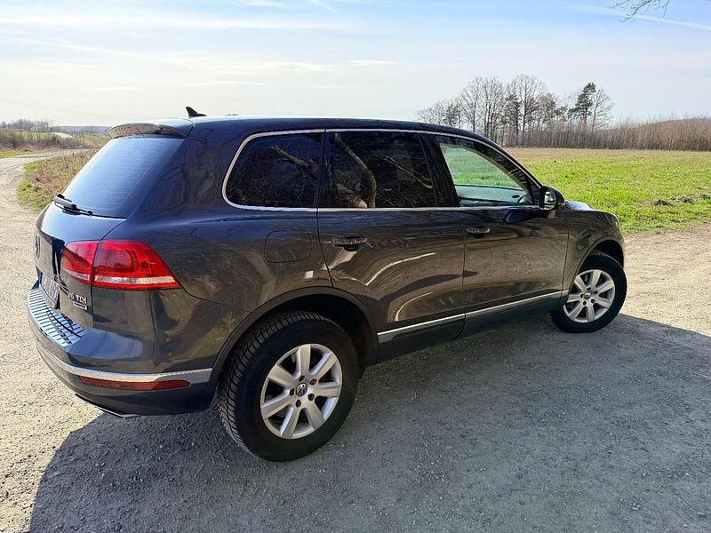 Gebraucht VW Touareg 204 PS (150 kW) 2015 Grau SUV