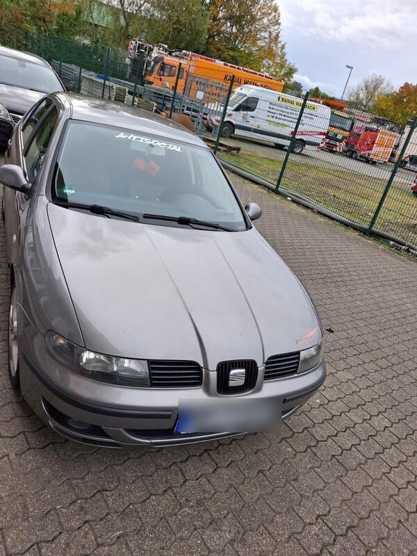 Grau Gebraucht 2006 Seat Leon Kleinwagen | 2.800 € (Fairer Preis) - Bild 1/4
