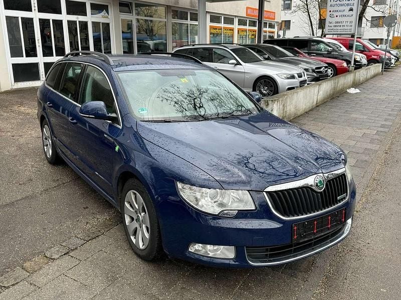 Gebraucht Skoda Superb GreenLine 105 PS (77 kW) 2012 Pacificblau Kombi
