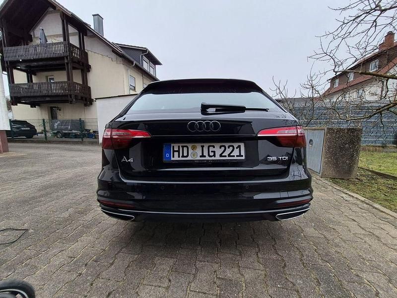 Gebraucht Audi A4 Advanced 163 PS (119 kW) 2020 Schwarz Kombi