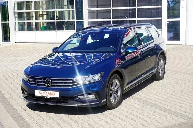 Gebraucht VW Passat R-line 150 PS (110 kW) 2022 Blau Kombi