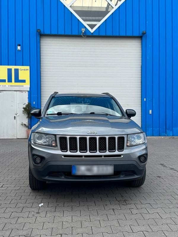 Gebraucht Jeep Compass 136 PS (100 kW) 2012 Grau SUV