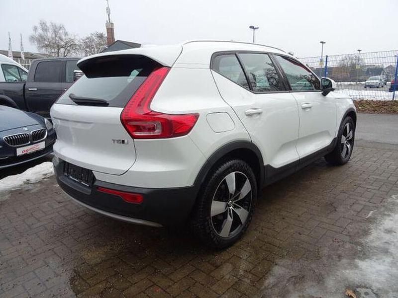 Gebraucht Volvo XC40 Momentum 250 PS (183 kW) 2018 Weiß SUV
