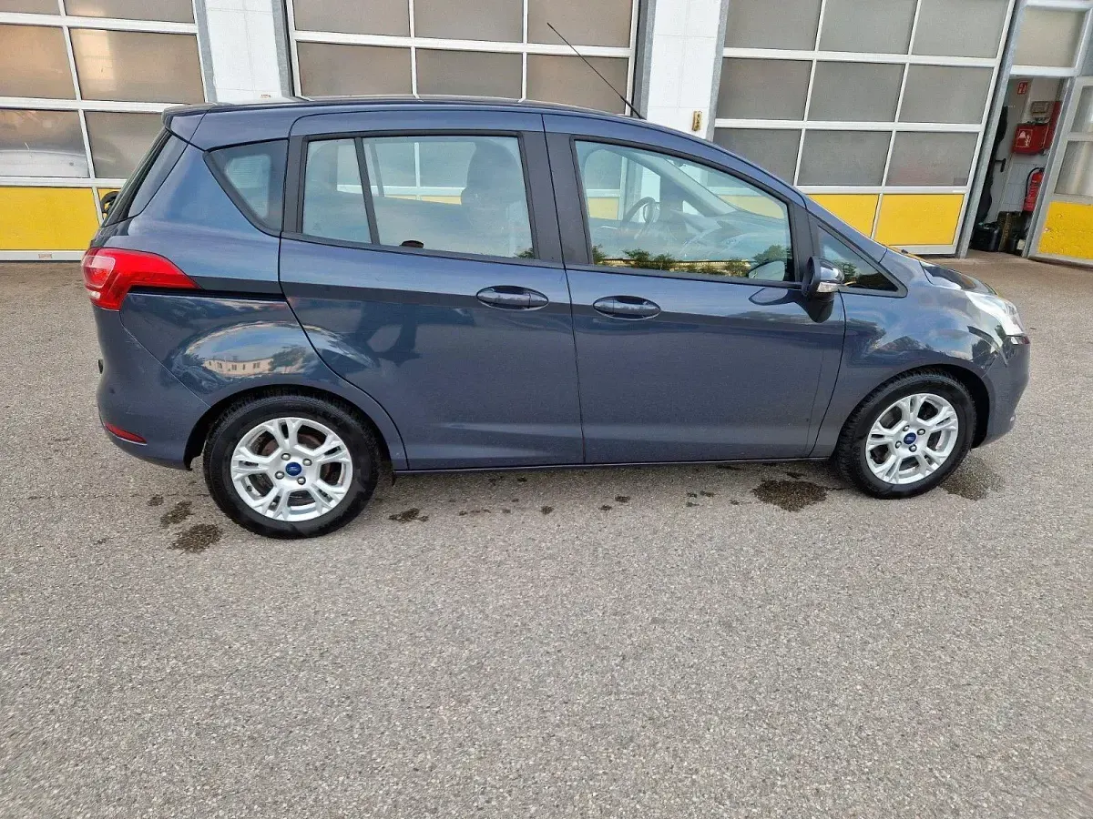 Używany Ford B-MAX Trend 101 KM (74 kW) 2013 Szary Minivan