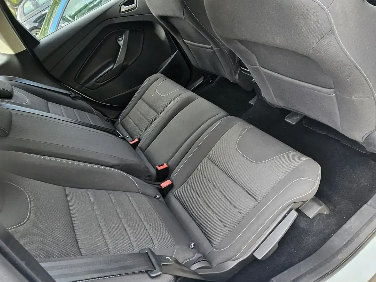Gebraucht Ford Kuga 120 PS (88 kW) 2016 Weiß SUV