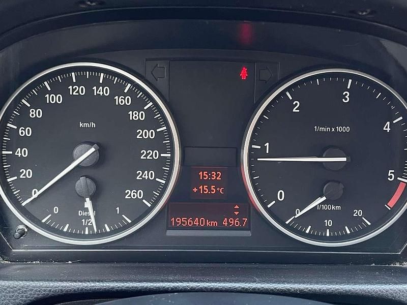 Gebraucht BMW 320 Performance 184 PS (135 kW) 2011 Schwarz Kombi