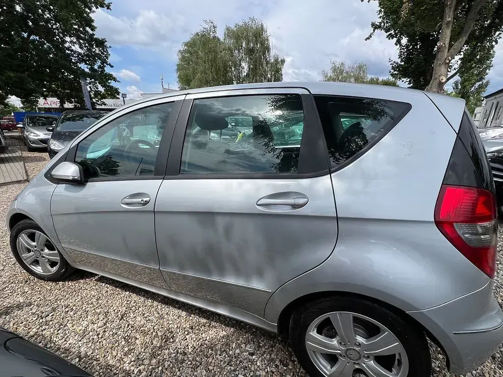 Gebraucht Mercedes A160 95 PS (69 kW) 2010 Silber Limousine