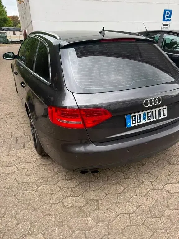 Gebraucht Audi A4 Ambition 160 PS (117 kW) 2011 Schwarz Kombi