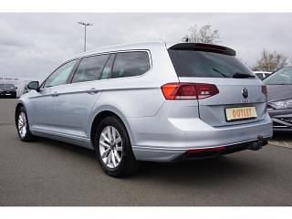 Gebraucht VW Passat 150 PS (110 kW) 2024 Silber Kombi