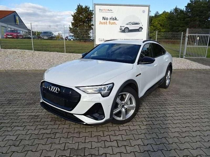 Gletscherweiß metallic Gebraucht 2020 Audi e-tron S-Line SUV | 35.890 € (Teuer) - Bild 1/4