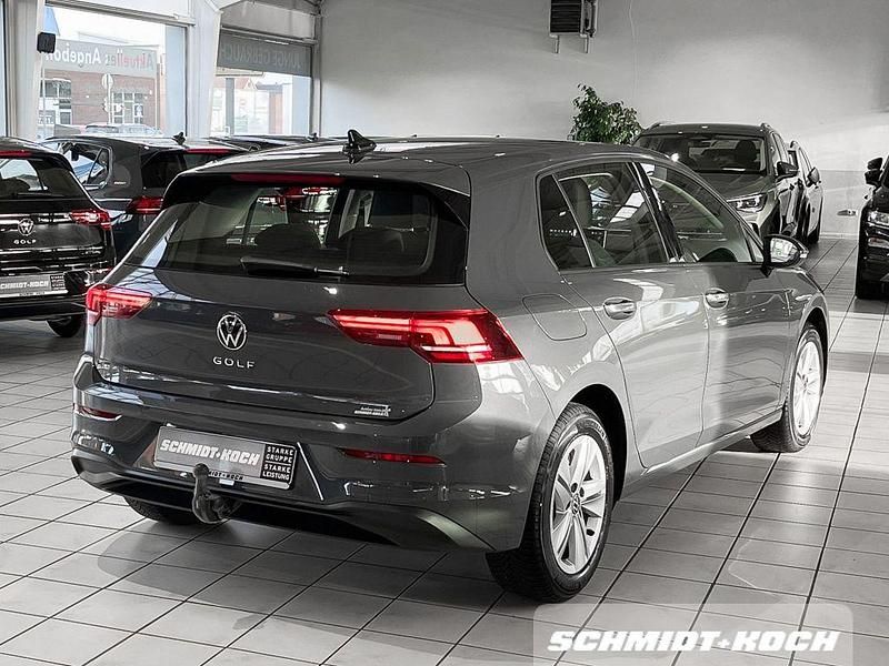 Gebraucht VW Golf VIII Life 116 PS (85 kW) 2024 Grau Limousine